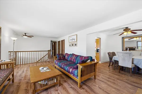 23W281 Cambridge CT, Glen Ellyn, IL 60137