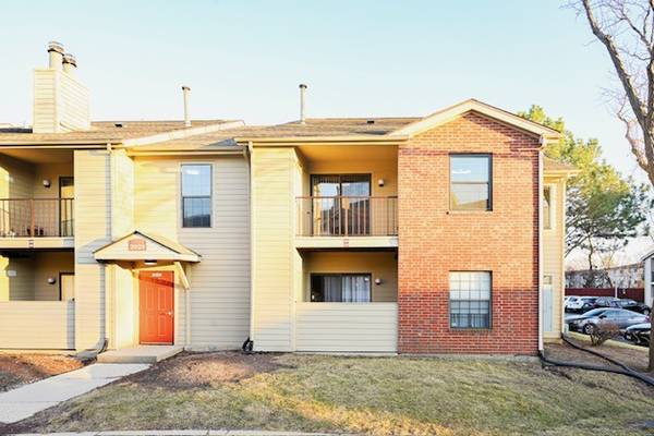 2028 N Rand RD #202, Palatine, IL 60074