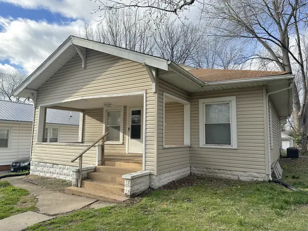 1308 Maple ST, Murphysboro, IL 62966