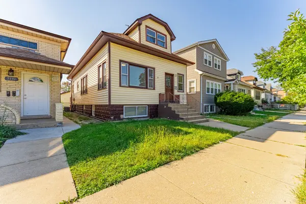 5335 W Barry AVE, Chicago, IL 60641