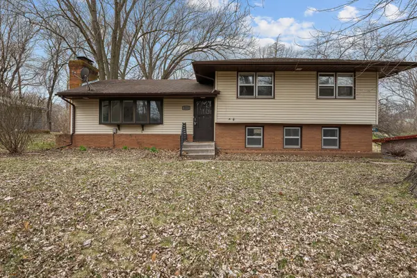 2412 W 3rd ST, Coal Valley, IL 61240