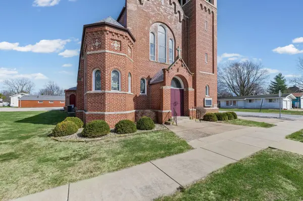 332 S Macon ST, Bement, IL 61813