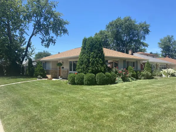 9966 S California AVE, Evergreen Park, IL 60805