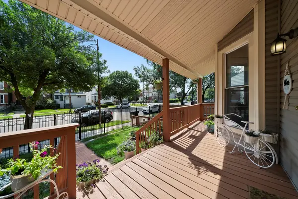 5850 S INDIANA AVE, Chicago, IL 60637