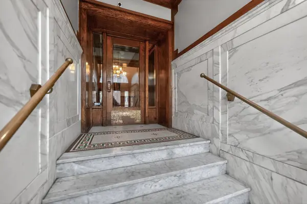 5639 N Kenmore AVE #3, Chicago, IL 60660