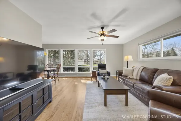 9 Notre Dame DR, Naperville, IL 60540