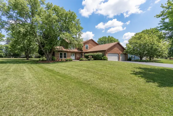 1602 Brittany LN, Long Grove, IL 60047