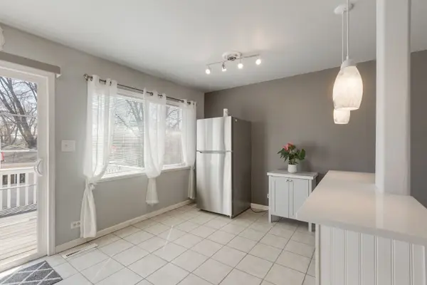 1421 Barberry LN, Round Lake Beach, IL 60073