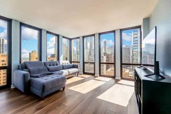 1 E Scott ST #2004, Chicago, IL 60610