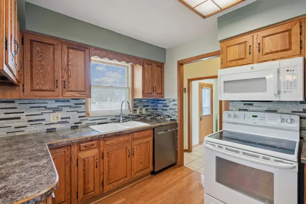 1533 2nd AVE, Camanche, IA 52730