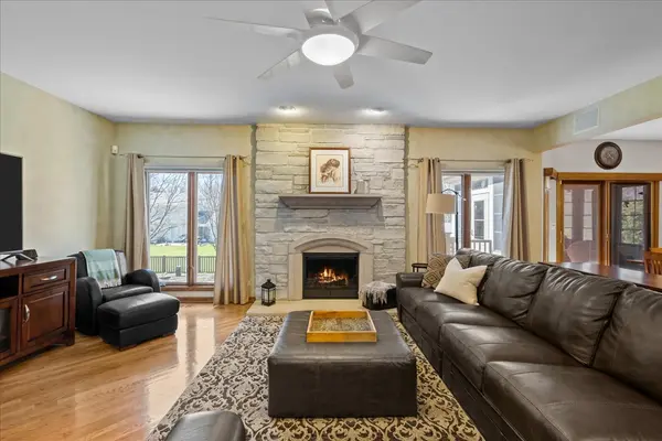 1928 N Ridge AVE, Arlington Heights, IL 60004