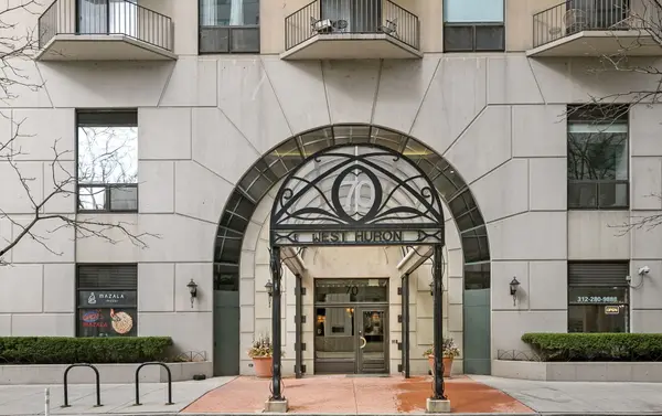 70 W Huron ST #1907, Chicago, IL 60654
