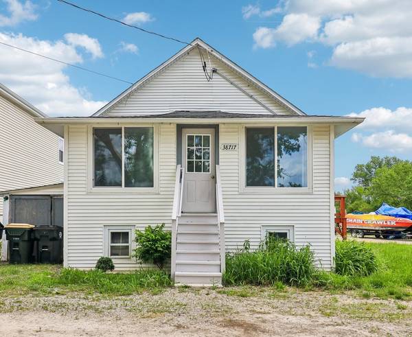 38717 N Lake ST, Antioch, IL 60002