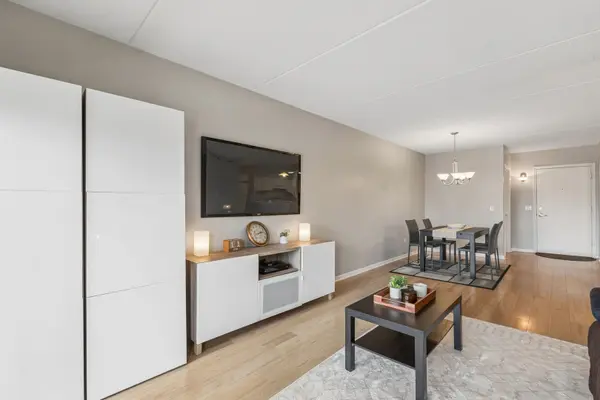 5155 Madison ST #3-208, Skokie, IL 60077