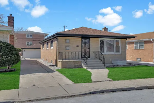 12750 S Aberdeen ST, Calumet Park, IL 60827