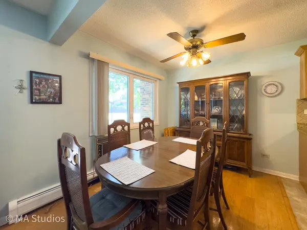 2632 N Windsor DR #104, Arlington Heights, IL 60004