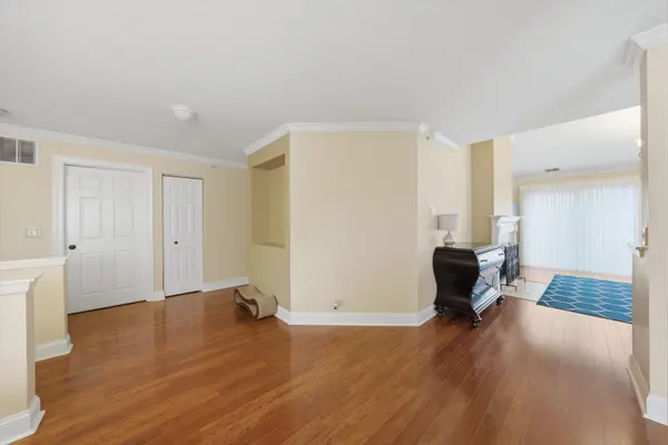 1059 E Wilson AVE, Lombard, IL 60148