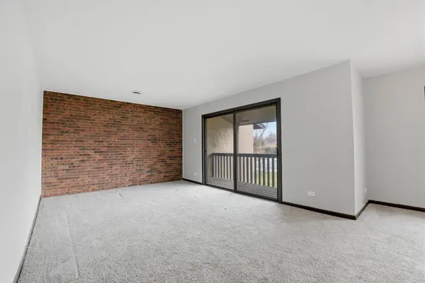 1050 Holbrook RD #Q, Homewood, IL 60430