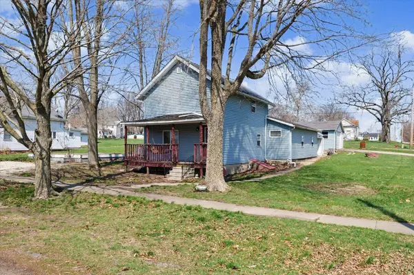 136 E Ohio ST, Sibley, IL 61773