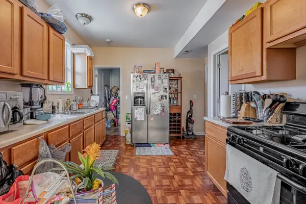 2919 S Keeley ST, Chicago, IL 60608