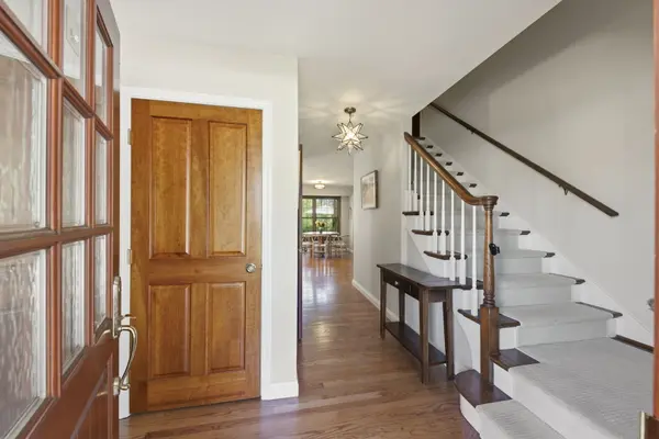 2135 Oak Hill DR, Lisle, IL 60532
