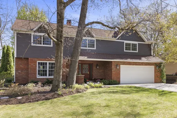 2135 Oak Hill DR, Lisle, IL 60532