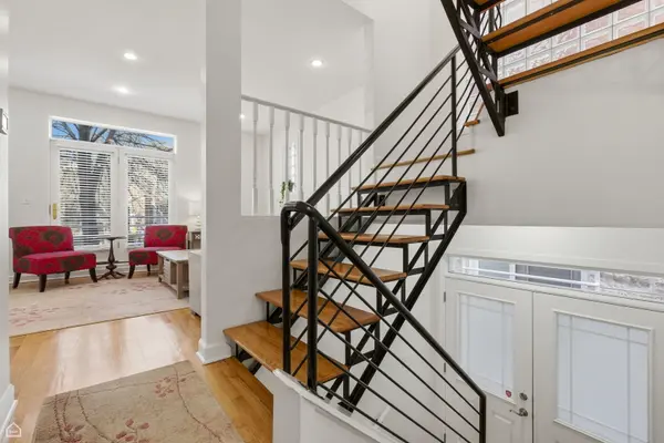 2317 N Hamilton AVE #A, Chicago, IL 60647
