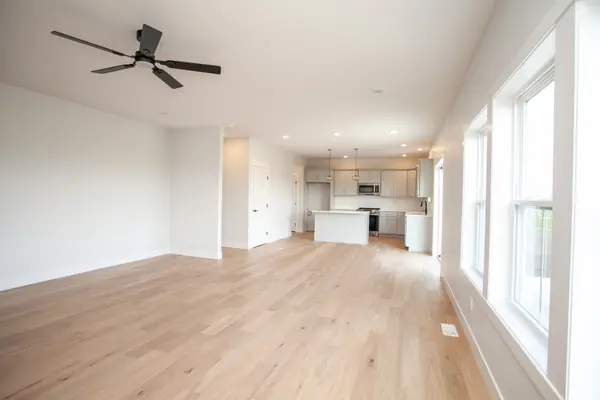 109 Dugan TRL, Downs, IL 61736