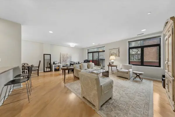 33 W Huron ST #311, Chicago, IL 60654