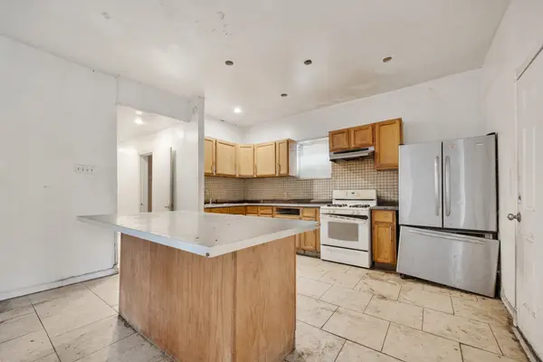 7241 S Yale AVE, Chicago, IL 60621