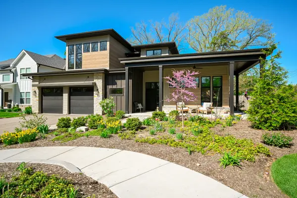 611 S Loomis ST, Naperville, IL 60540