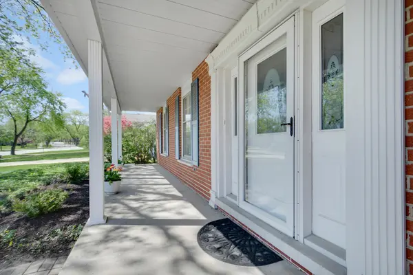 6914 Richmond AVE, Darien, IL 60561