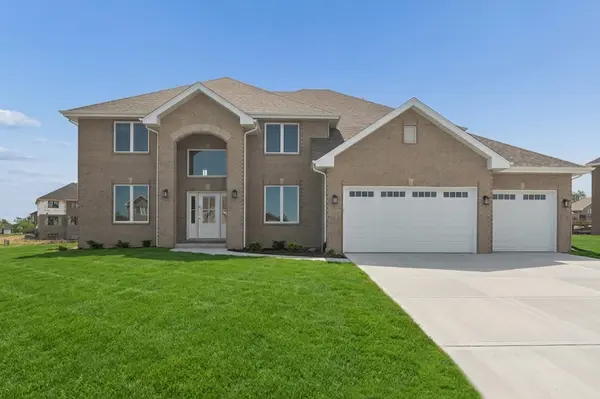 8214 S Stanley TRL, Frankfort, IL 60423
