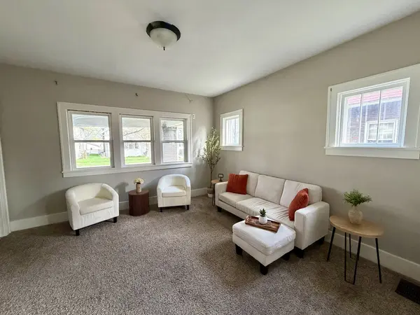 806 N 3rd ST, Clinton, IA 52732
