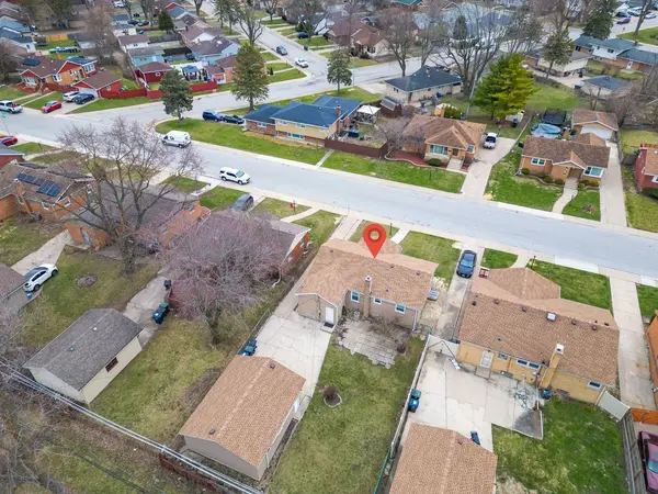 15566 Gouwens LN, South Holland, IL 60473