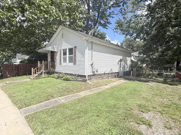 222 W Park ST, Harrisburg, IL 62946