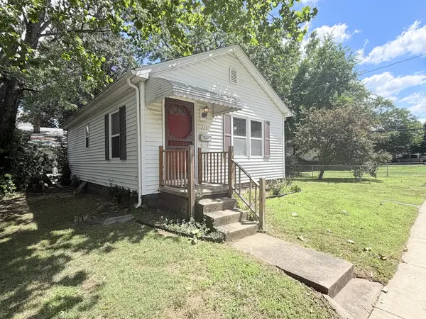 222 W Park ST, Harrisburg, IL 62946
