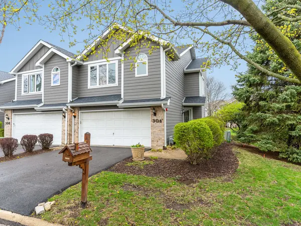 304 Camarie CT, Naperville, IL 60540
