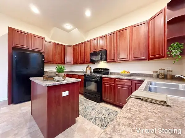 132 Dawson DR, Elgin, IL 60120