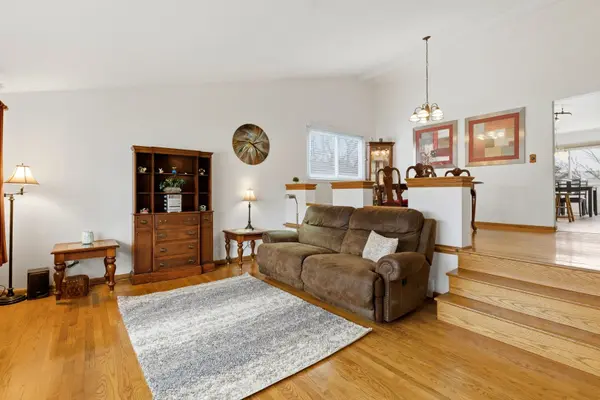 126 June LN, Lombard, IL 60148