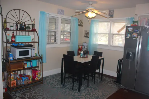 220 N East ST, Earlville, IL 60518