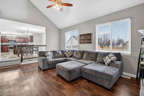25560 S Mallard DR, Channahon, IL 60410