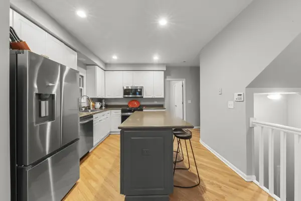1525 W George ST #1, Chicago, IL 60657