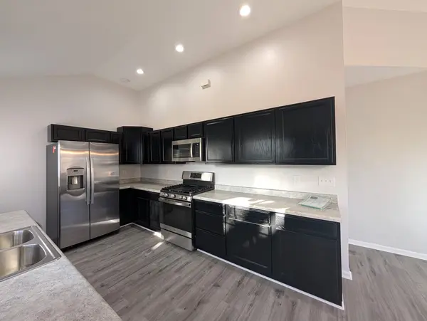 39477 N Hickory AVE, Antioch, IL 60002