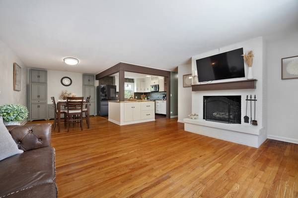 703 Crestview DR, Ingleside, IL 60041