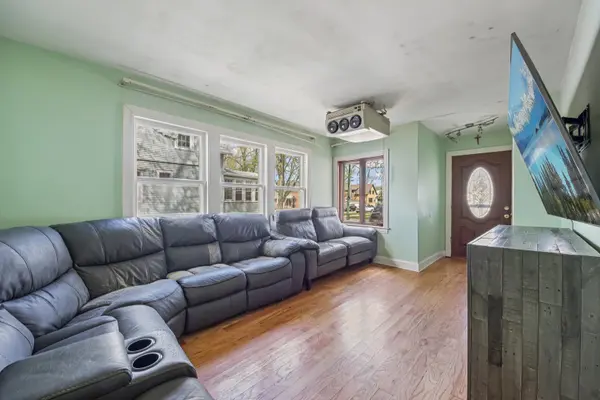 3832 N Oak Park AVE, Chicago, IL 60634