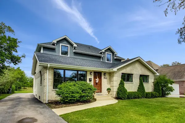 2824 Central RD, Glenview, IL 60025
