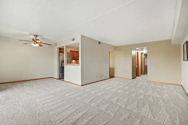 16032 Crystal Creek DR #2B, Orland Park, IL 60462