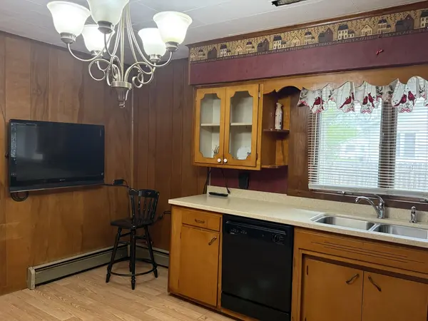 24 W Sloan ST, Harrisburg, IL 62946
