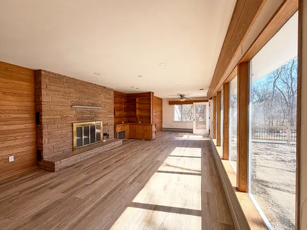 25W621 Indian Hill Woods DR, Naperville, IL 60563